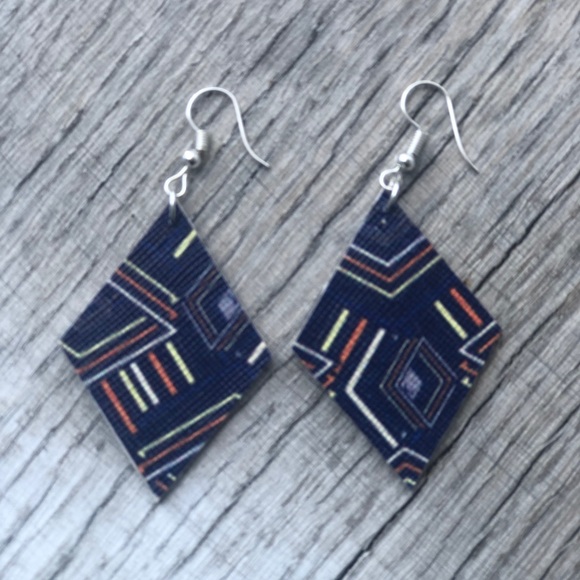 Faux leather earrings - Picture 1 of 1